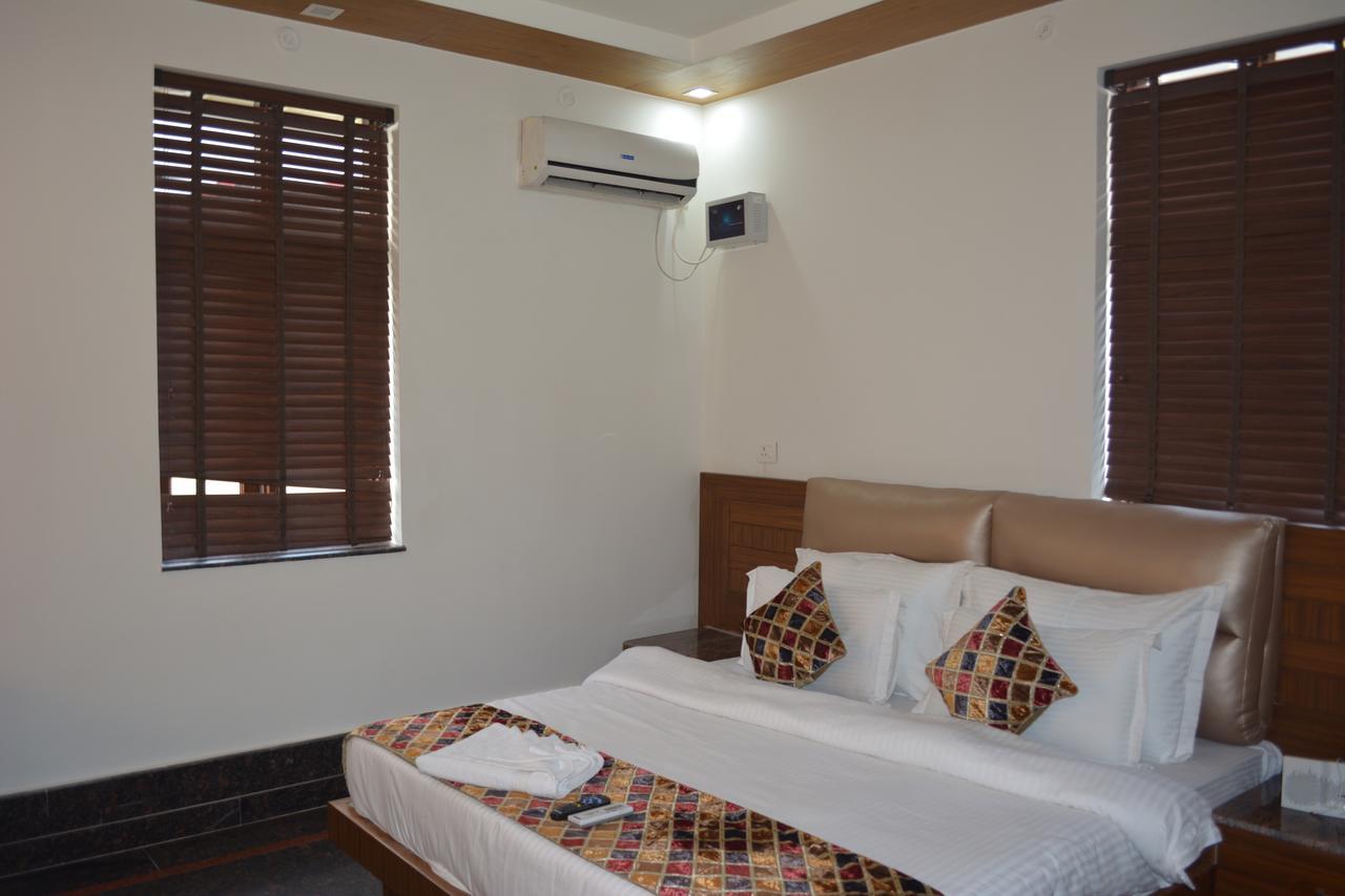 Oyo 10448 Green View Home Stay デヘラードゥーン エクステリア 写真