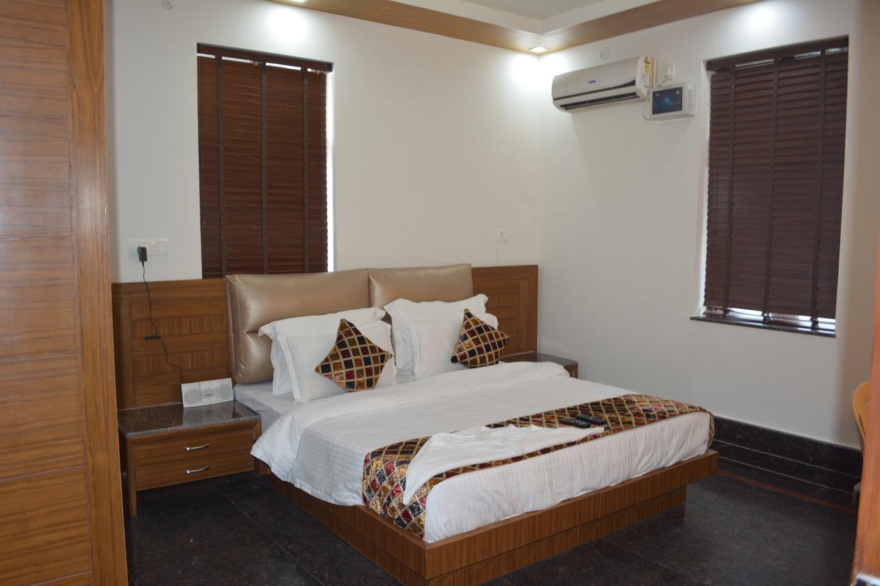 Oyo 10448 Green View Home Stay デヘラードゥーン エクステリア 写真
