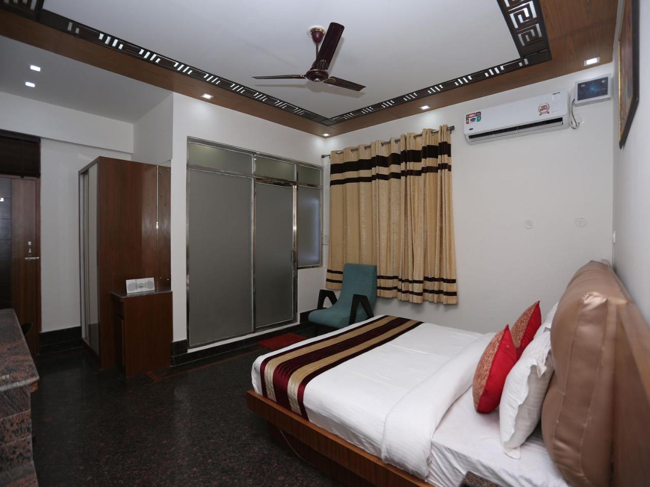 Oyo 10448 Green View Home Stay デヘラードゥーン エクステリア 写真