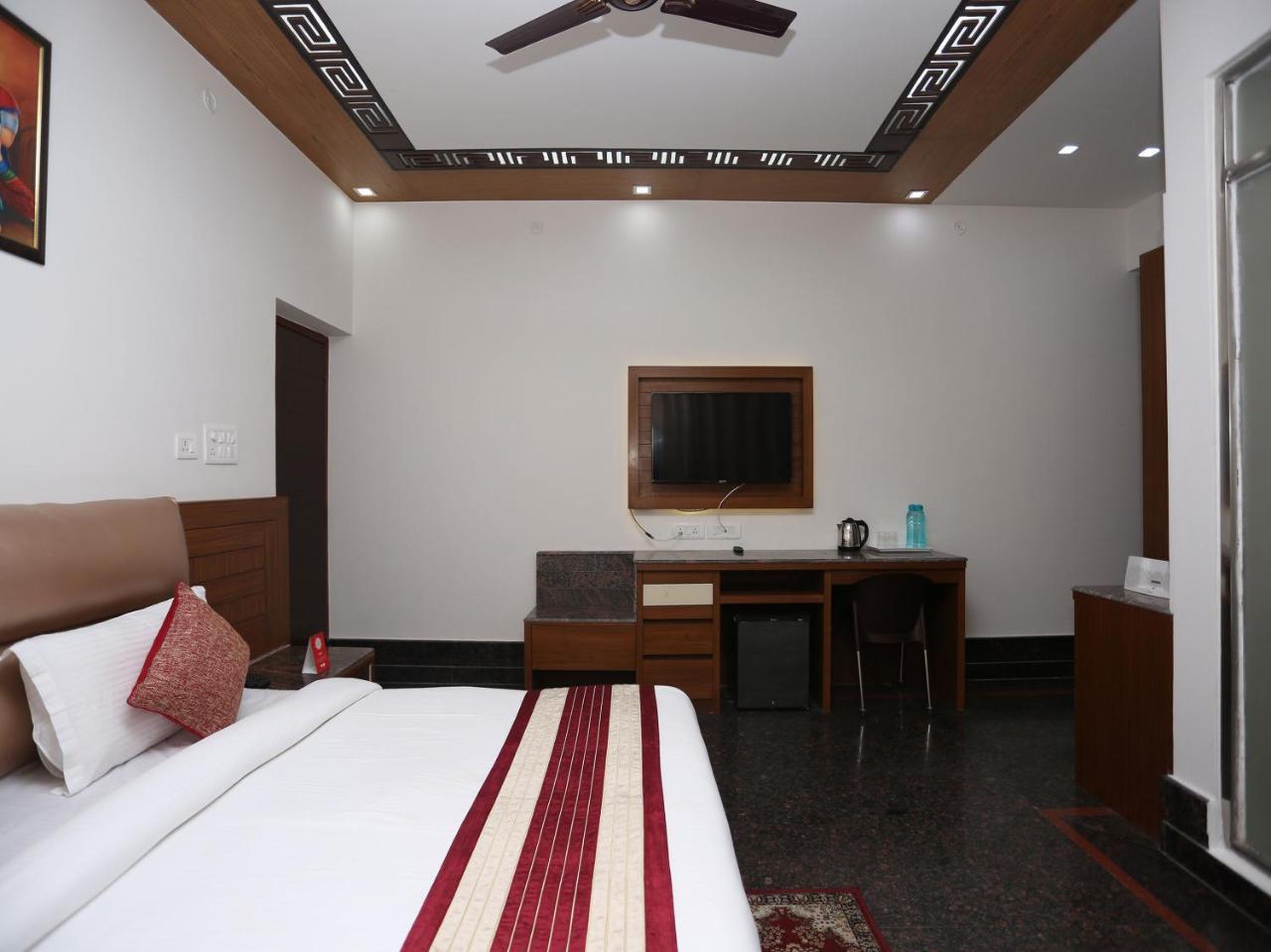 Oyo 10448 Green View Home Stay デヘラードゥーン エクステリア 写真