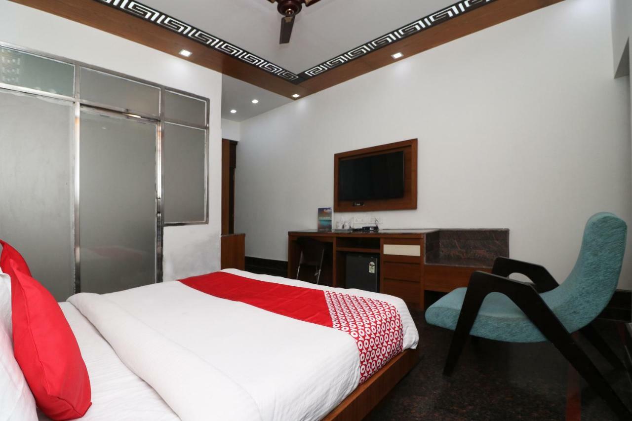 Oyo 10448 Green View Home Stay デヘラードゥーン エクステリア 写真