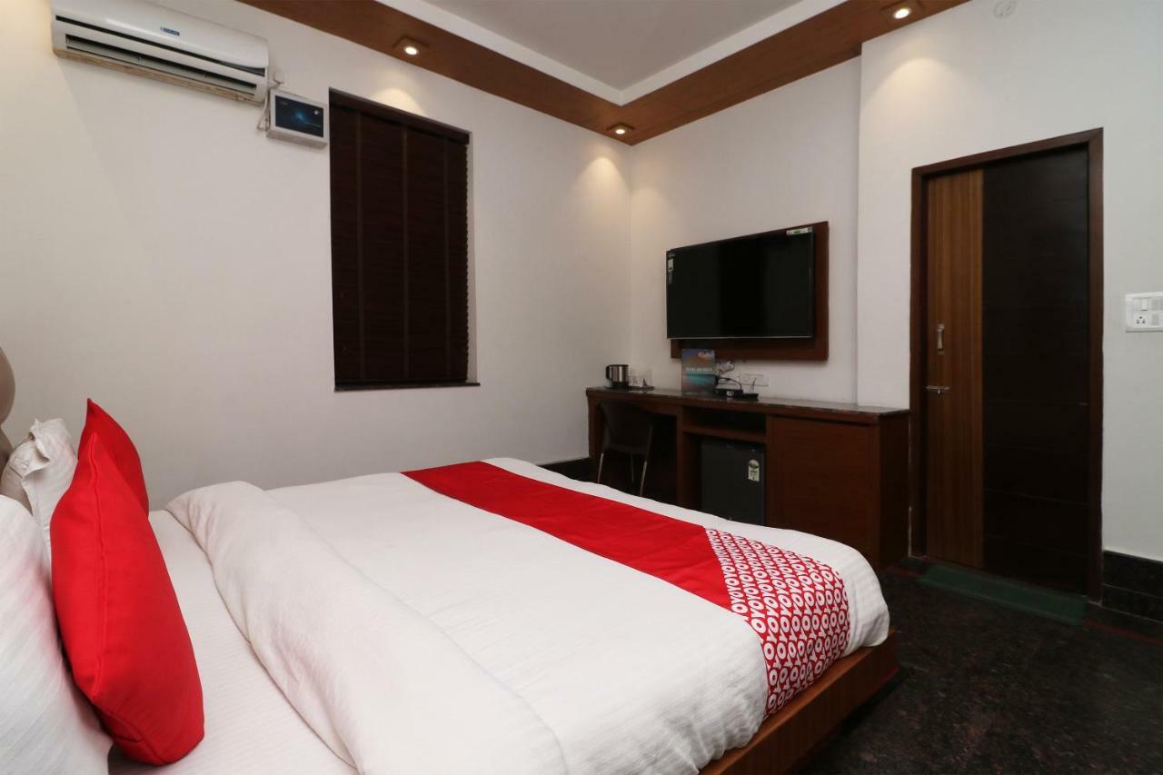 Oyo 10448 Green View Home Stay デヘラードゥーン エクステリア 写真